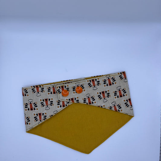 Bandana Chien Réversible – Tigres Stylisés & Jaune Moutarde – Fait Main