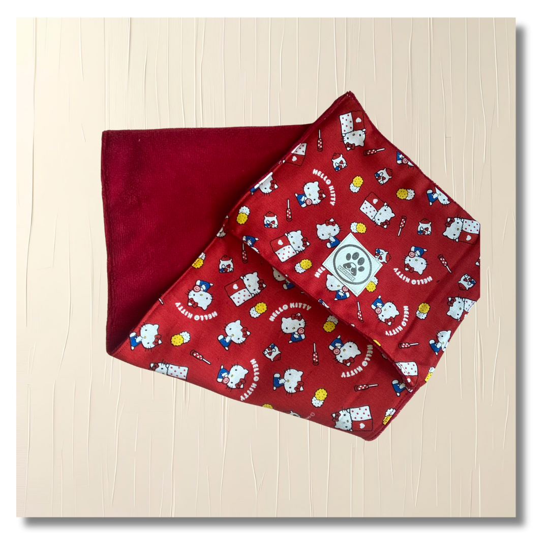 Serviette essuie-pattes License Kitty rouge