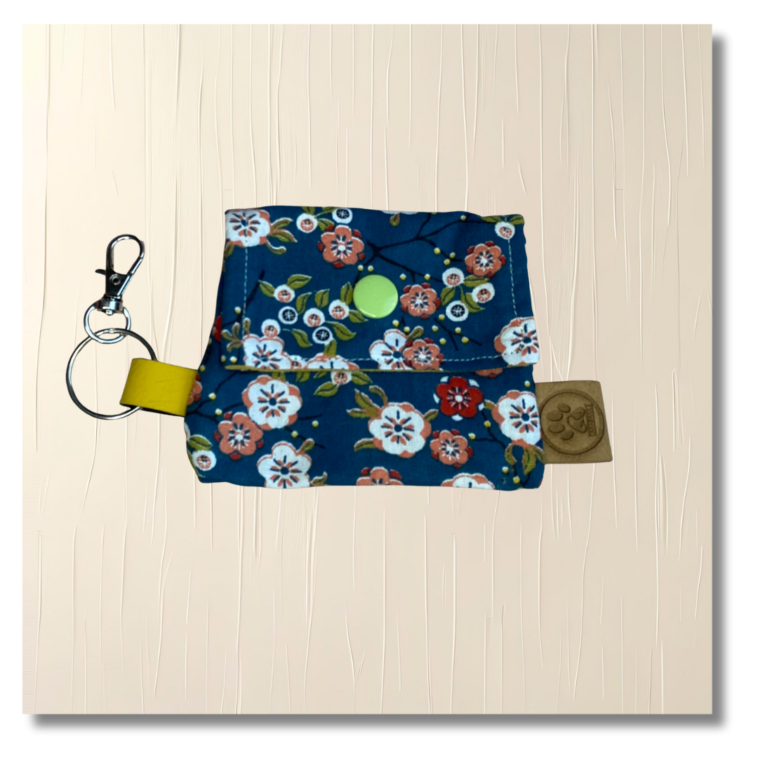 Pochette pour sacs à crottes Cerisier