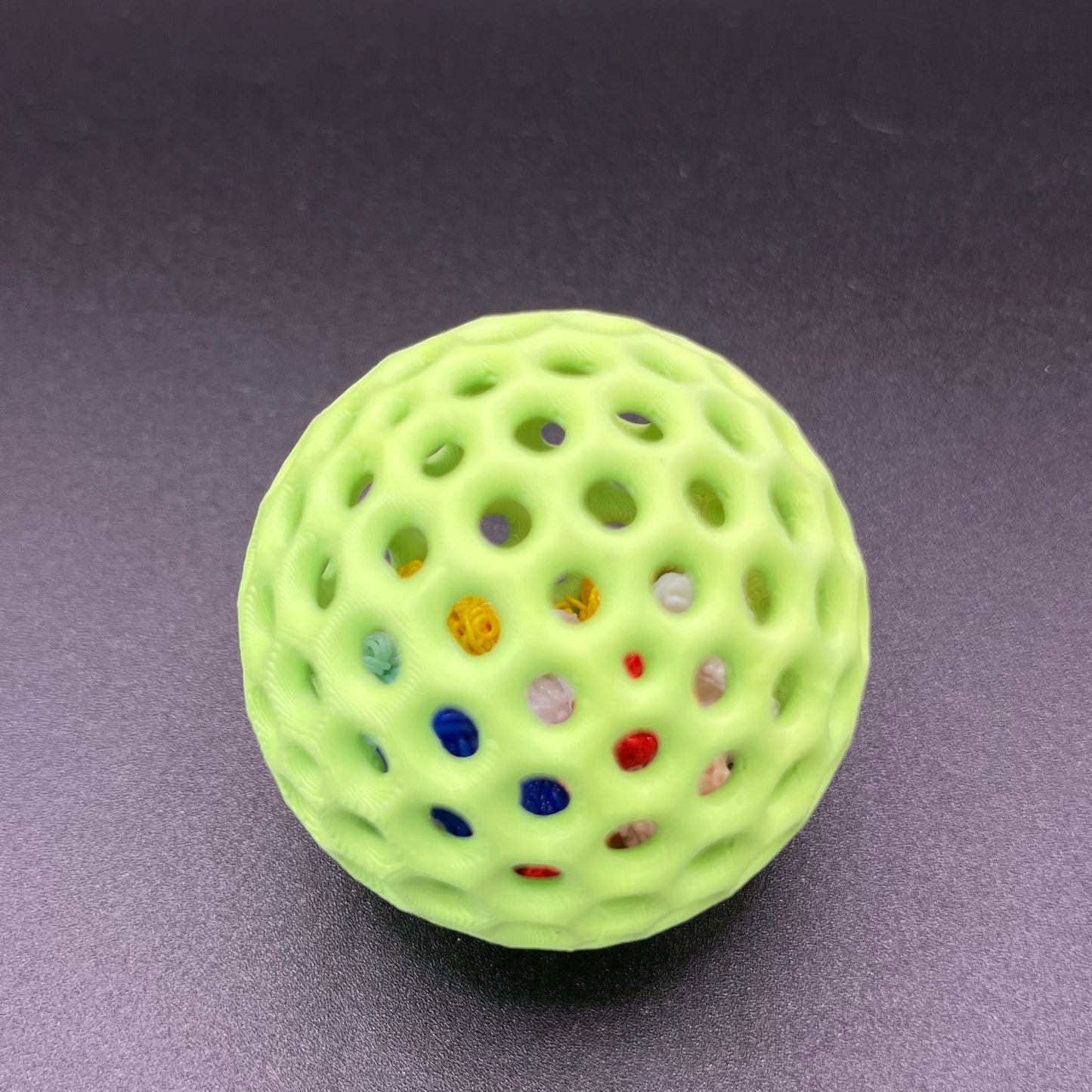 Balle pour chat imprimée en 3D – Jouet sonore zéro déchet | Couleur surprise
