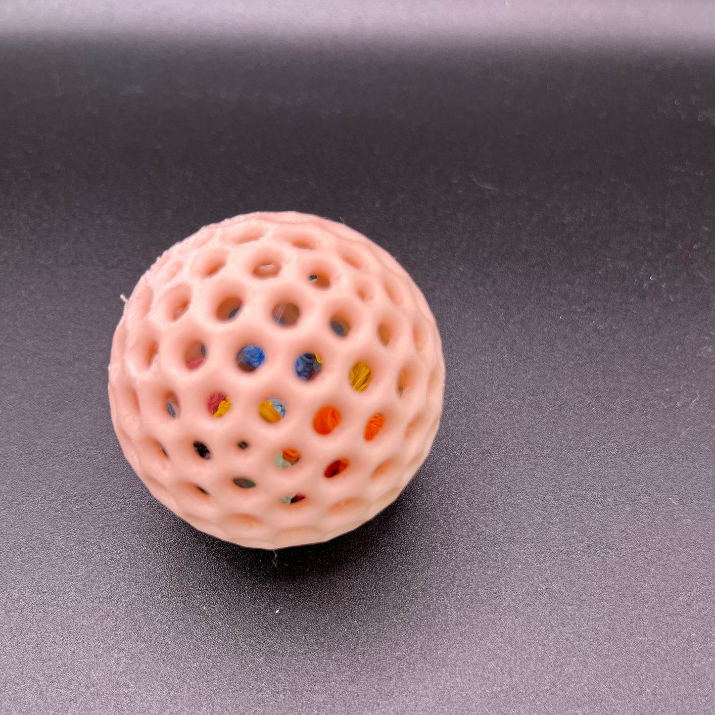 Balle pour chat imprimée en 3D – Jouet sonore zéro déchet | Couleur surprise