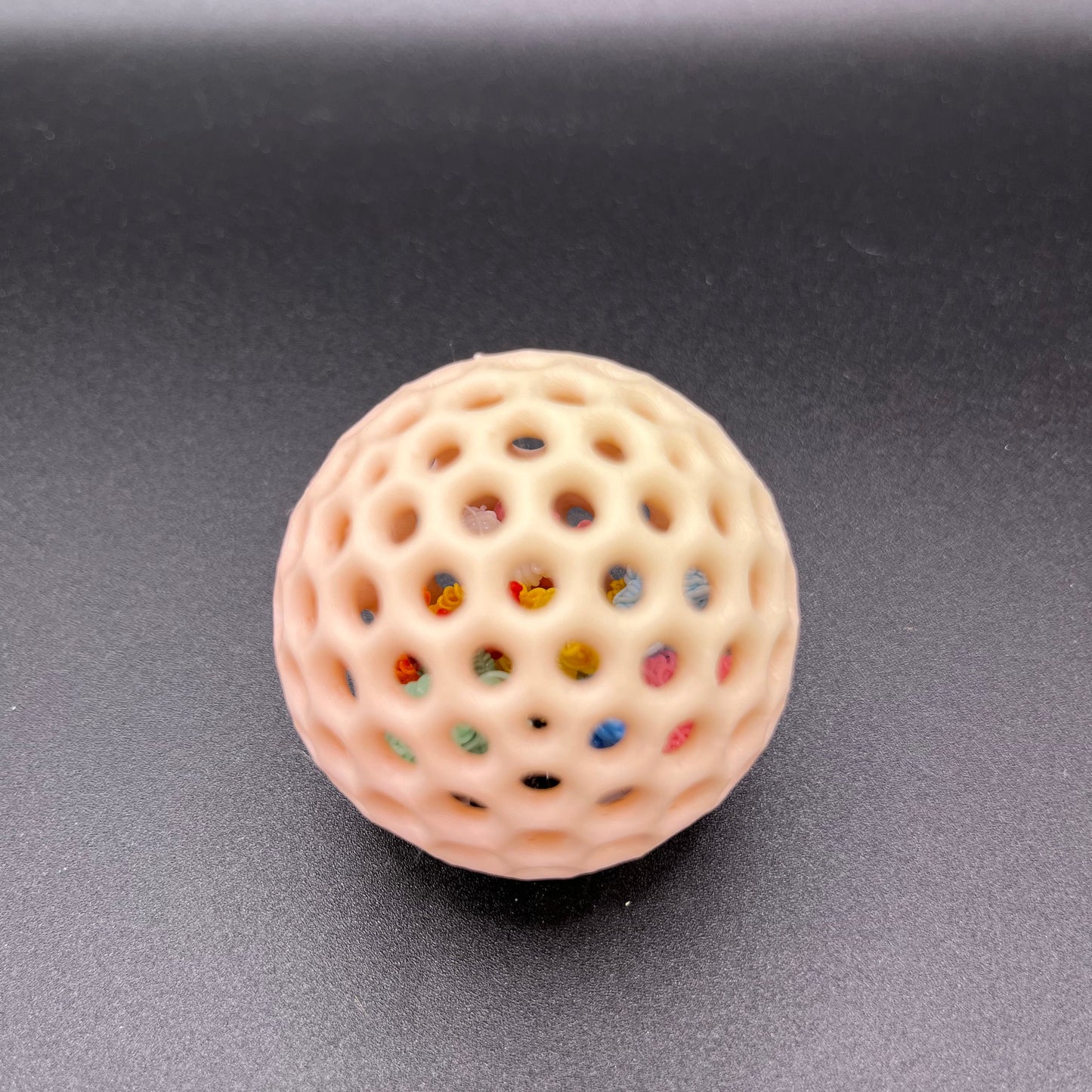 Balle pour chat imprimée en 3D – Jouet sonore zéro déchet | Couleur surprise