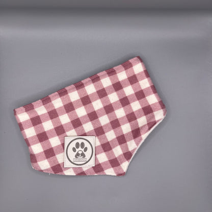 Bandana Chien Hiver Réversible – Carreaux Rose & Blanc – Polaire Douce