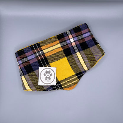 Bandana Chien Hiver Réversible – Carreaux Moutarde & Violet – Polaire Douce