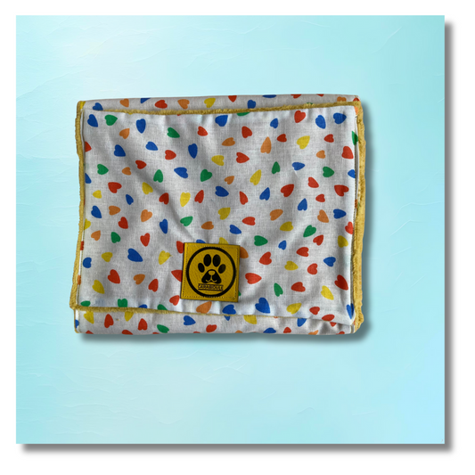 Serviette essuie-pattes Petit coeur jaune