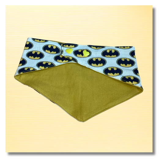 Bandana Chien Super héros -  Réversible Jaune – Accessoire Été Fait Main