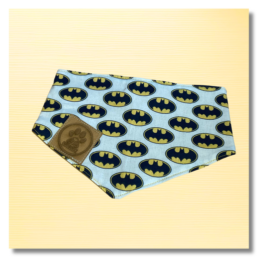 Bandana Chien Super héros -  Réversible Jaune – Accessoire Été Fait Main